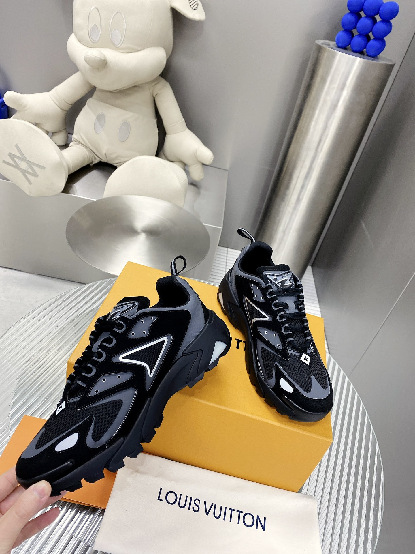 Louis Vuitton Runner Tatic Trainers 