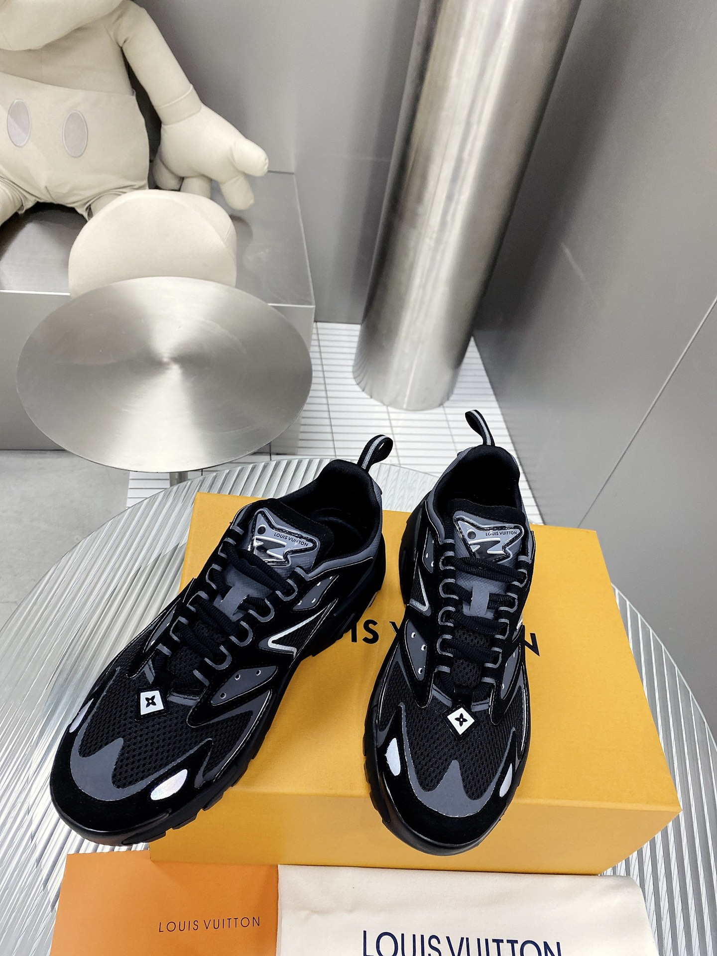 Louis Vuitton Runner Tatic Trainers 